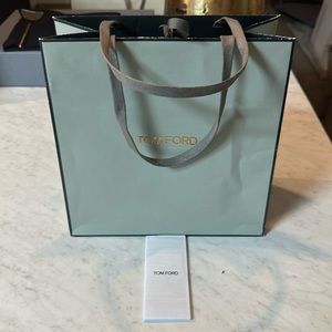 TOM FORD SMALL SHOPPING BAG FOR SALE 🩶💛🧡🩶💛🧡🩶💛🧡🩶10x10x5 !!!!!